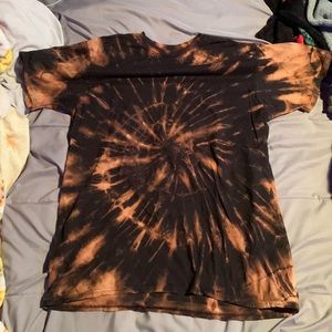 size large, black t shirt
